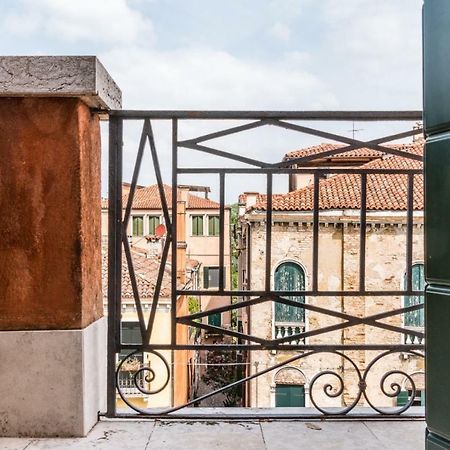 Carmini Canal View And Balcony With Lift Venice Luaran gambar