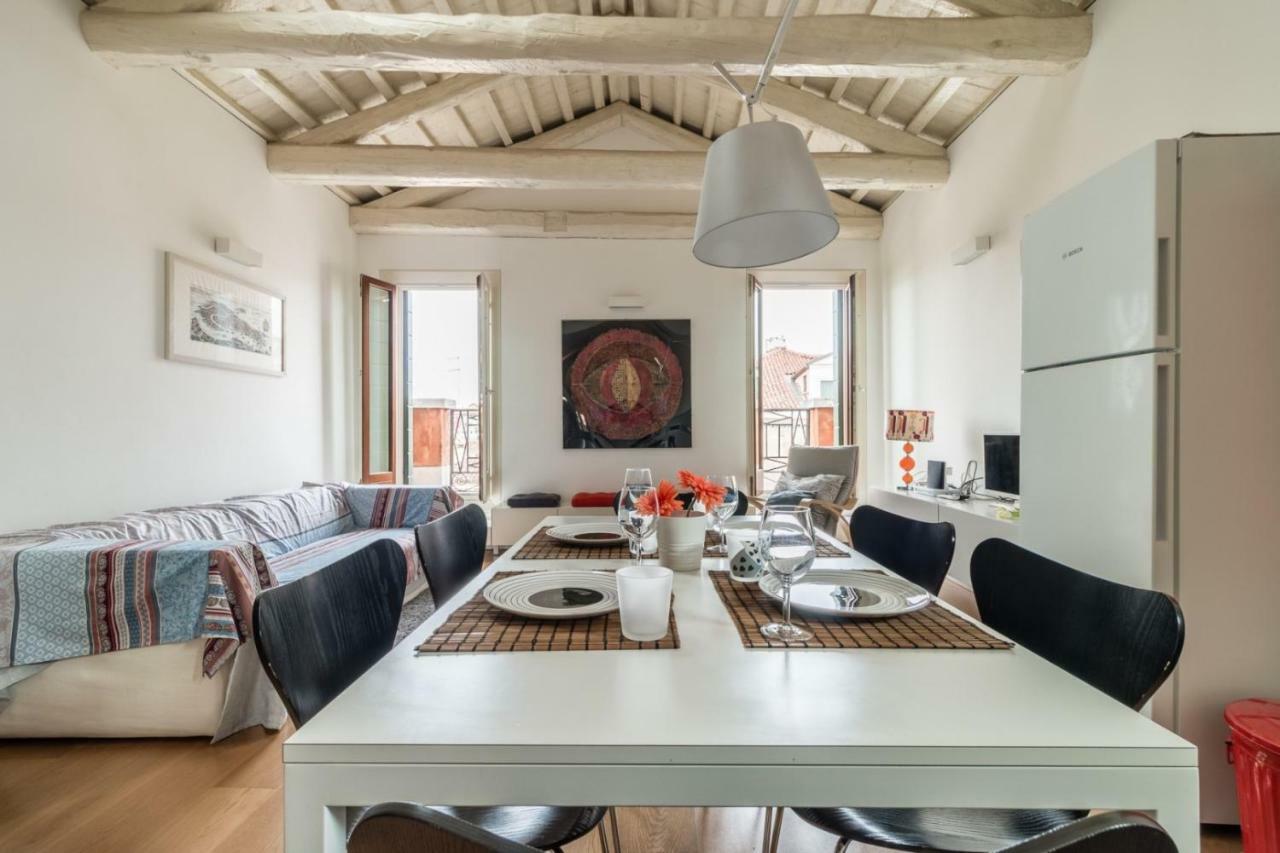 Carmini Canal View And Balcony With Lift Venice Luaran gambar