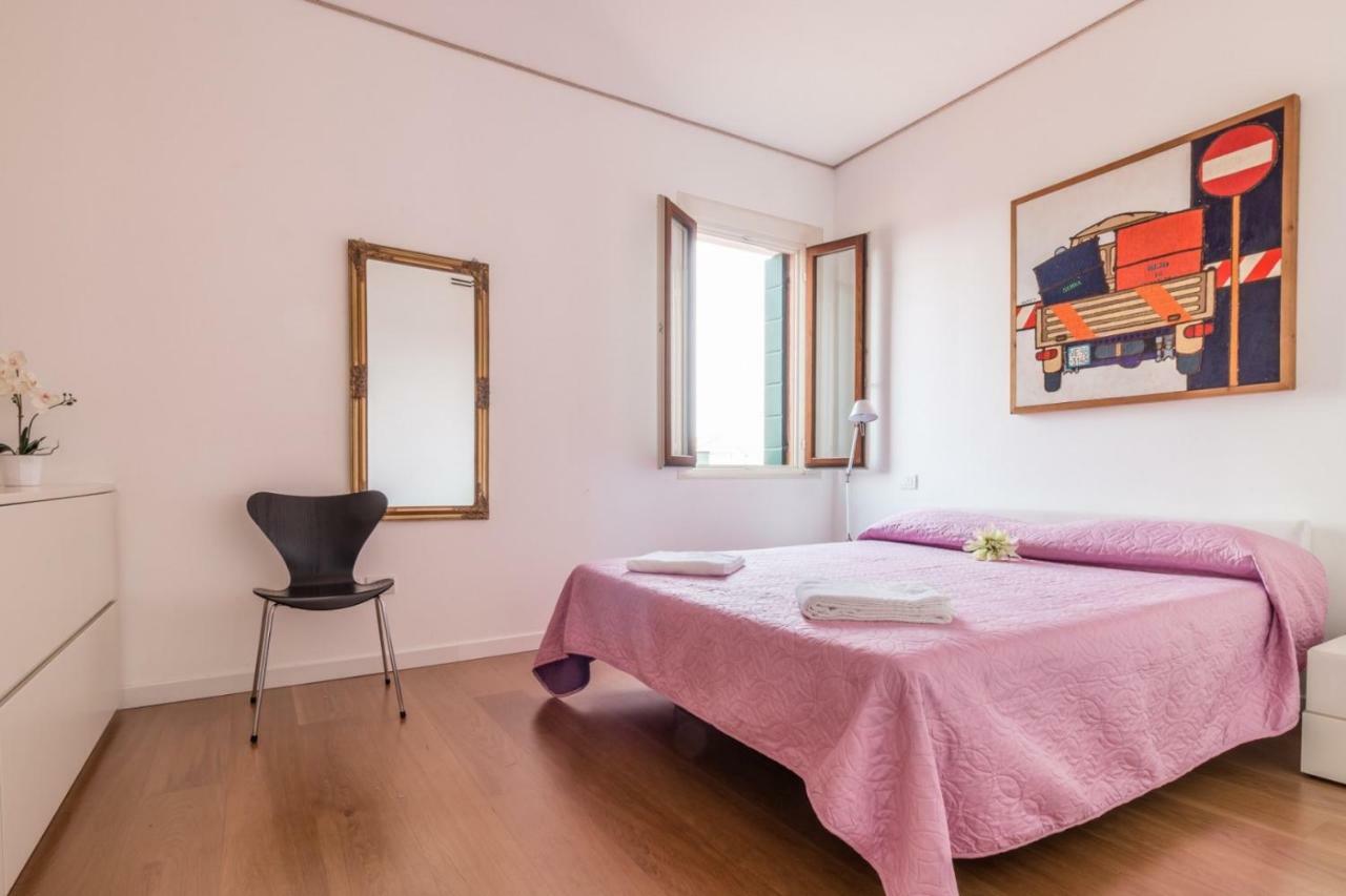 Carmini Canal View And Balcony With Lift Venice Luaran gambar