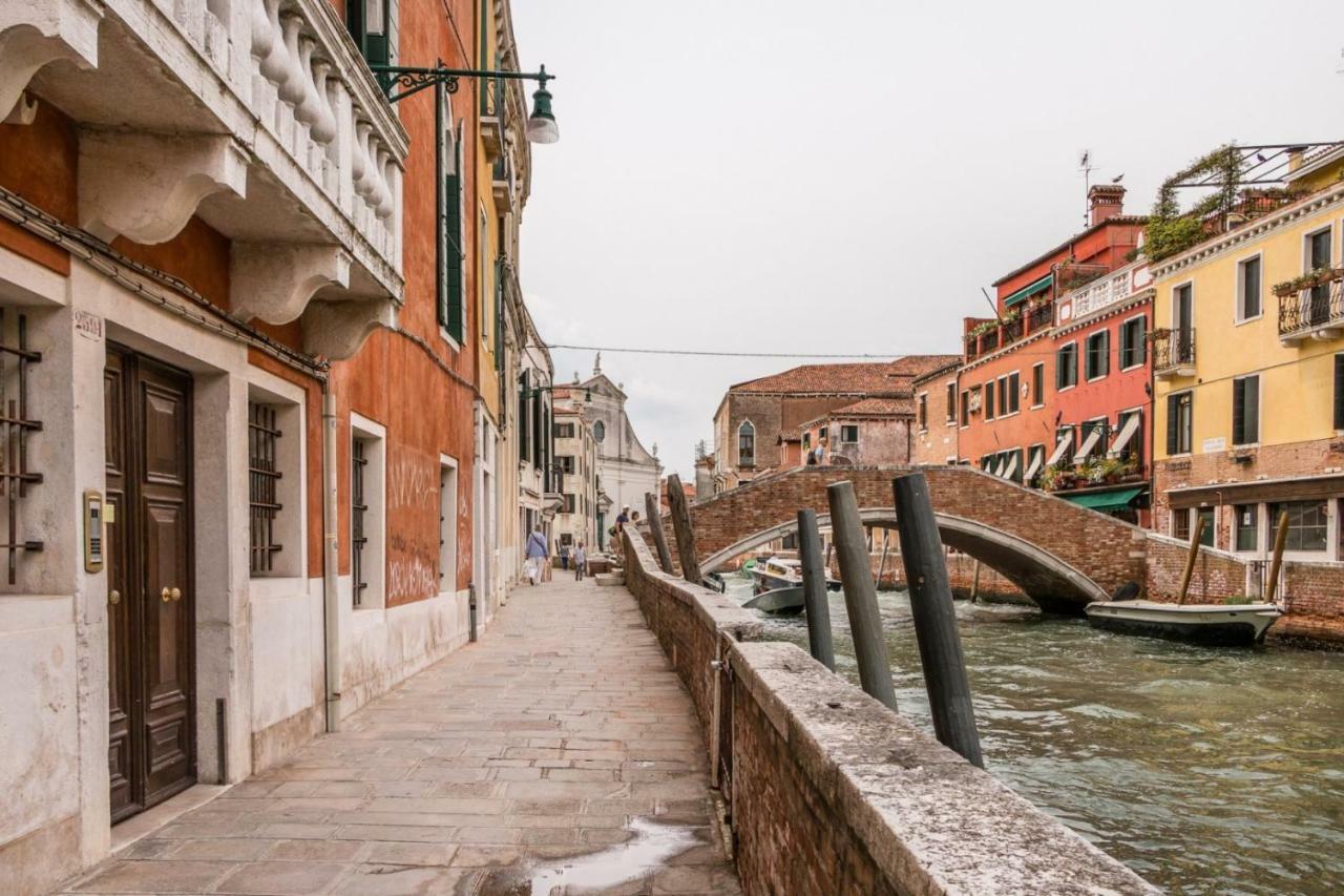 Carmini Canal View And Balcony With Lift Venice Luaran gambar